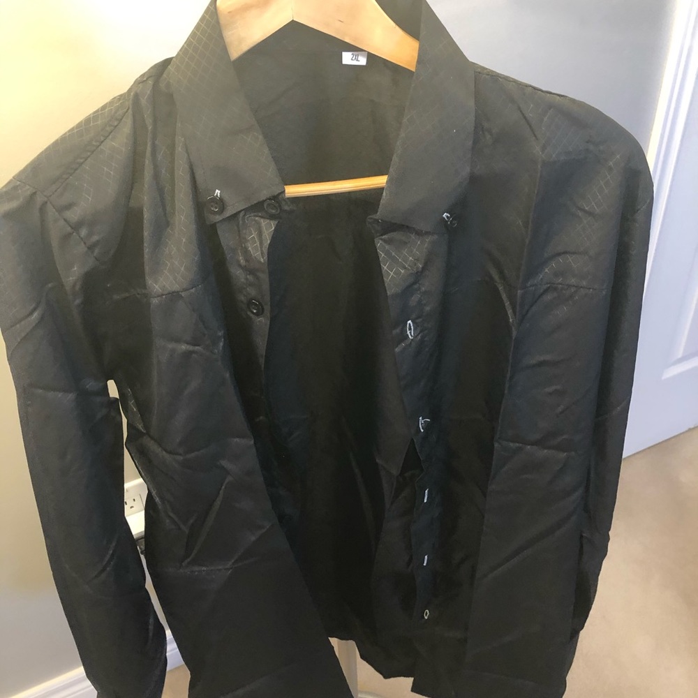 NWOT Shiny Blacked out club dress shirt slim fit S